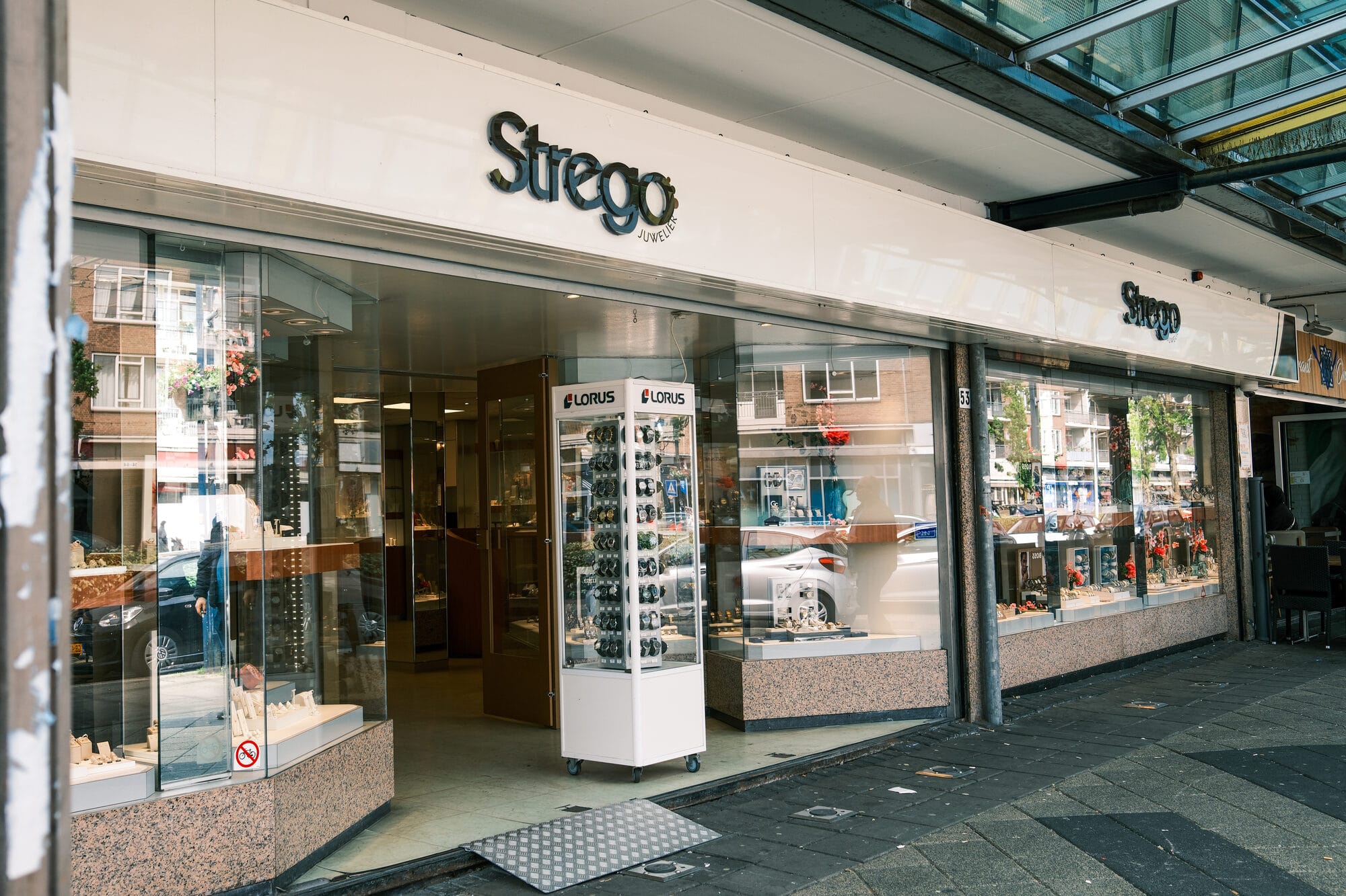 Gevel van Strego Juweliers vestiging in Amsterdam, onderdeel van Neerlands Goud